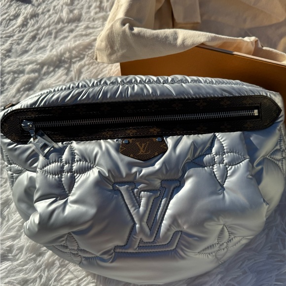 Louis Vuitton Bumbag Maxi Pillow - Picture 2 of 11